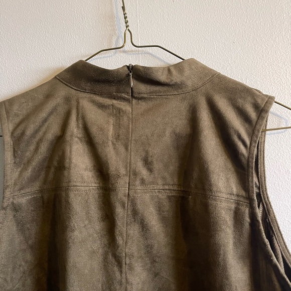 Wild Blue Sadie Robertson Sleeveless Top - Picture 8 of 8